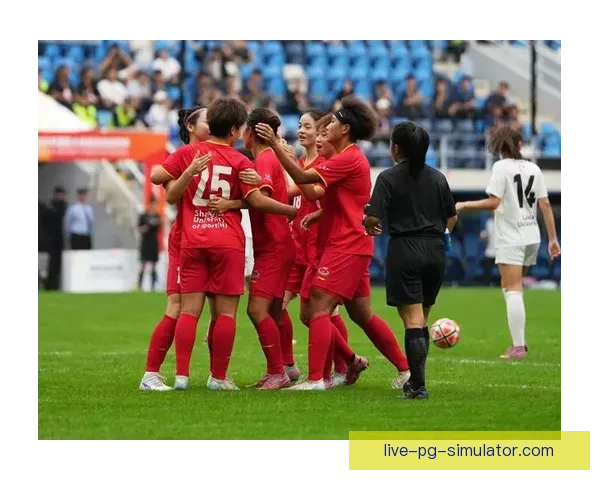 女足运动在全球范围内蓬勃发展，逐渐成为女性体育的主要亮点与新潮流